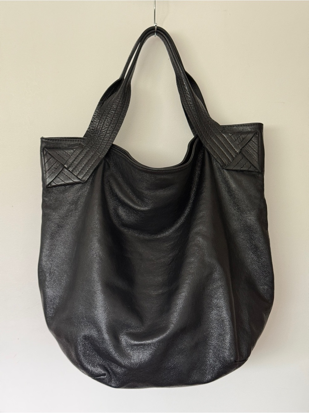 Dautore Black Leather Slouch Shoulder Bag